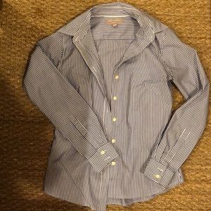 Banana Republic Blue & White stripped oxford